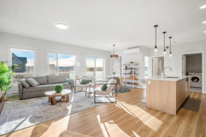 The Bright Horizon Includes, 6 Guests, 70inch Smart TV with Netflix Calgary